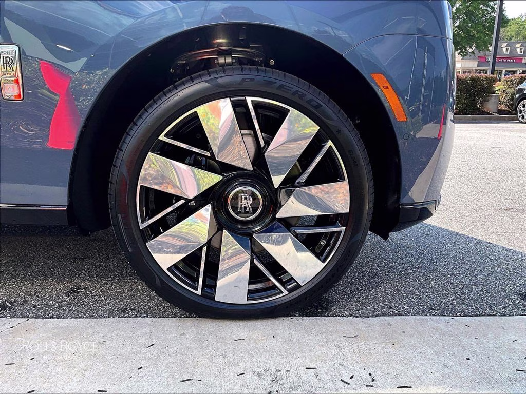 mph015_394501357_sla23ha03vu236825_2027_rolls_royce_cullinan_wittering_blue_16_112055_9b6957cac0