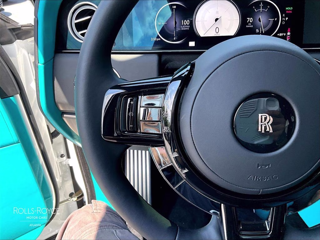 mph015_606374485_sla13ha0xsu231936_2025_rolls_royce_cullinan_arctic_white_16_112966_d00954556b