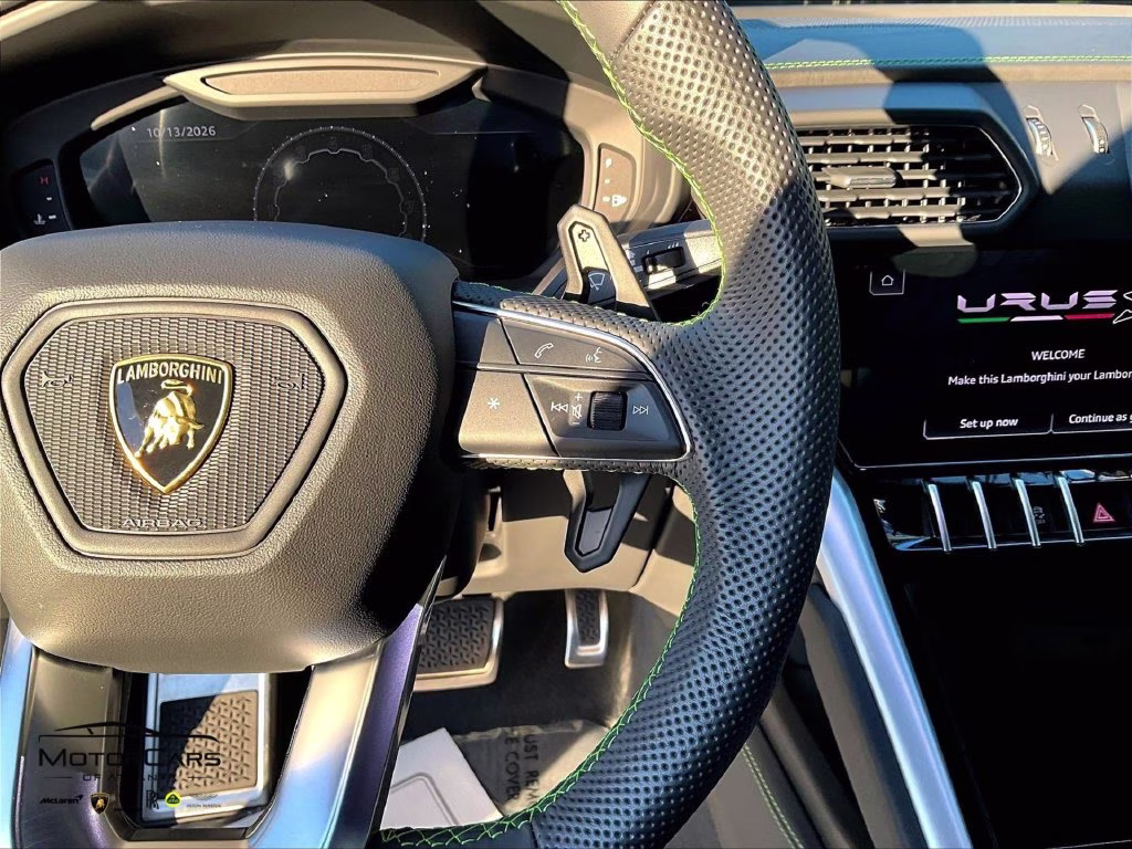 mph016_2997973712_zpbub3zl6rla32210_2024_lamborghini_urus_s_verde_mantis_metallic_17_114438_44a9a1633f