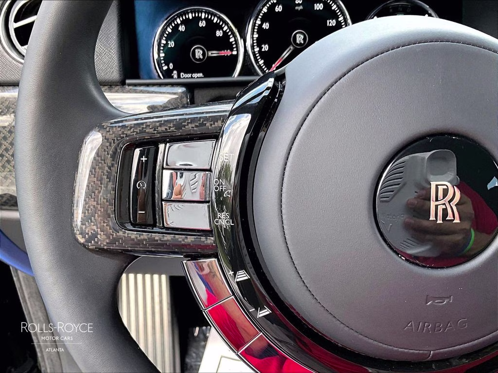 mph016_3361603965_slatv8c07nu214094_2022_rolls_royce_cullinan_black_badge_black_diamond_17_113662_e567d0b849