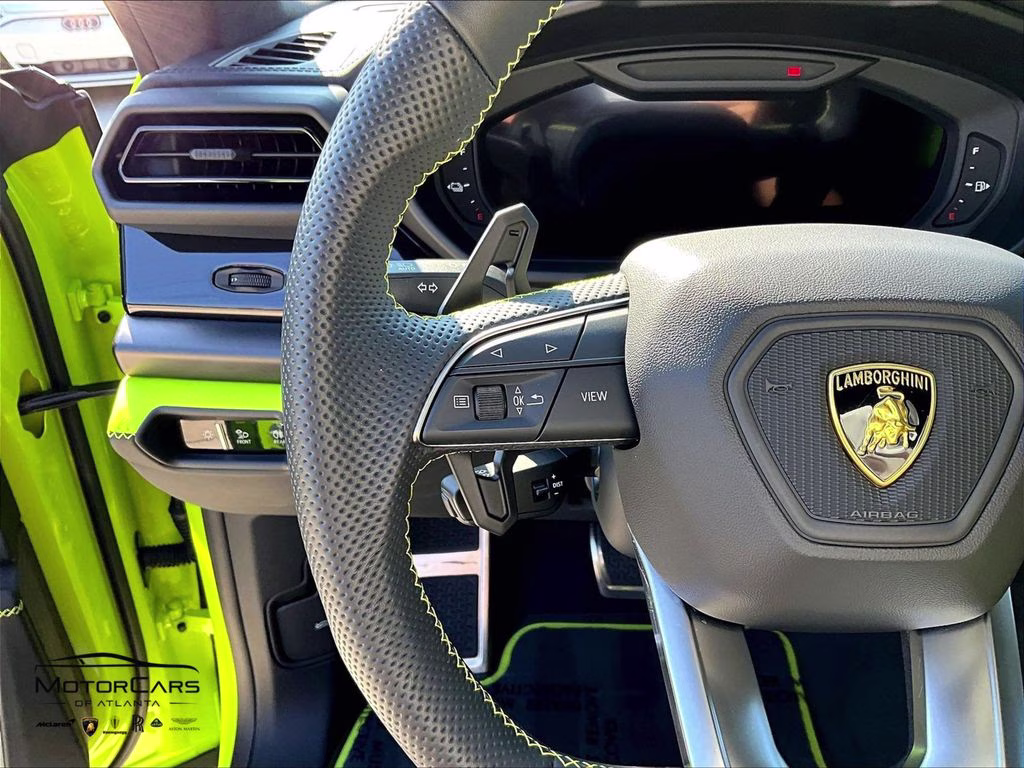 mph016_580263439_zpbud6zl8sla39743_2025_lamborghini_urus_se_verde_scandal_17_113824_b58f44c4a6