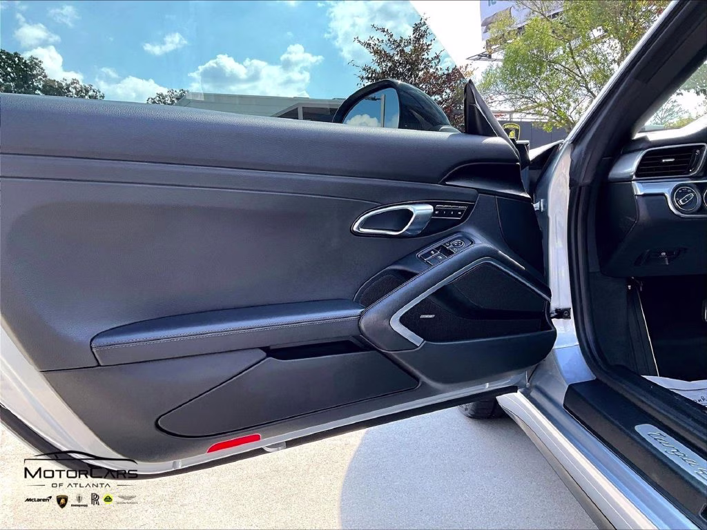 mph017_295104233_wp0bb2a90ks125082_2019_porsche_911_targa_4s_32k_in_options_guards_red_accents_black_18_114567_20ee07ce0b