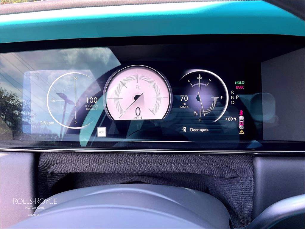 mph017_2965343258_sla13ha0xsu231936_2025_rolls_royce_cullinan_arctic_white_18_112966_3960db039e