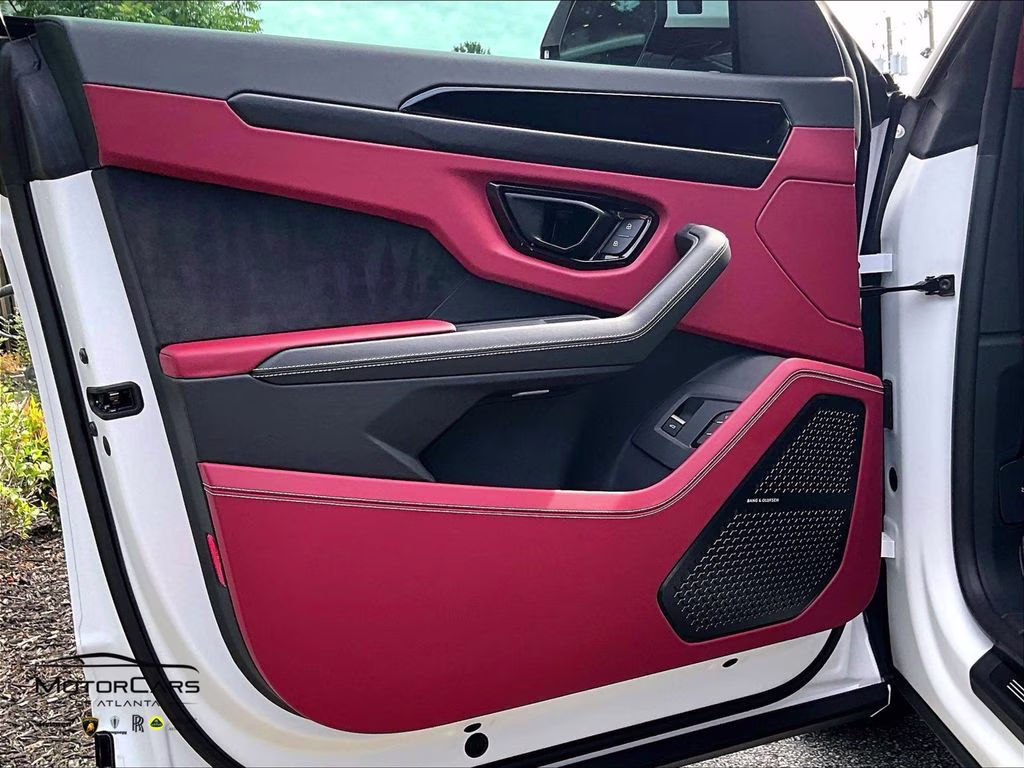 mph018_1894367725_zpbub3zl0rla35121_2024_lamborghini_urus_s_new_bianco_monocerus_matt_19_111552_c49276128f