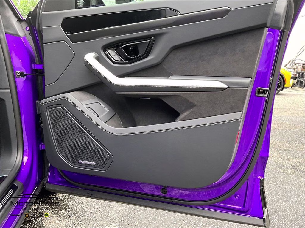 mph019_749794049_zpbud6zl9tla44581_2026_lamborghini_urus_se_viola_pasifae_20_112174_84b94d84b2