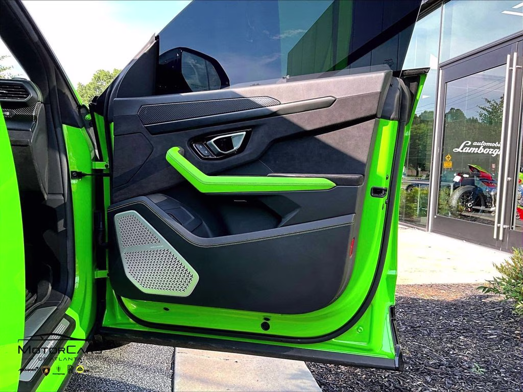 mph020_1605855428_zpbua1zl7mla13746_2021_lamborghini_urus_pearl_capsule_verde_mantis_pearl_21_112902_358dbb48d2