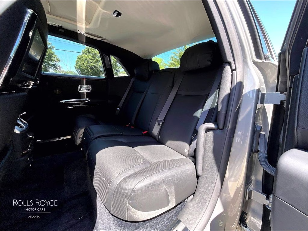 mph020_3581291084_sca664s5xgux53733_2016_rolls_royce_ghost_stone_grey_21_113230_4bf7711b99