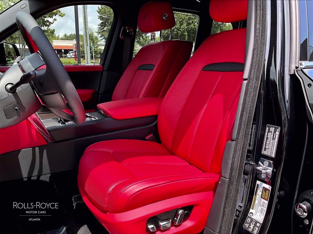 mph020_3598031774_sla13ha08tu235405_2026_rolls_royce_cullinan_black_diamond_21_112822_24da2bd3b1