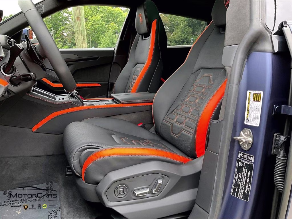 mph020_414563491_zpbud6zl4sla38623_2025_lamborghini_urus_se_huge_392k_msrp_blu_astraeus_matt_21_113969_7210003a64