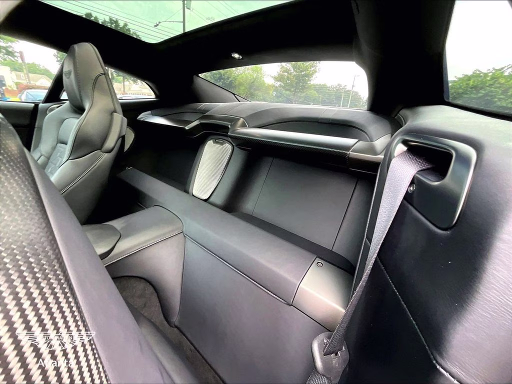 mph020_473902328_scfumcev2sgj60145_2025_aston_martin_vanquish_v12_oberon_black_21_112726_953fcd1950
