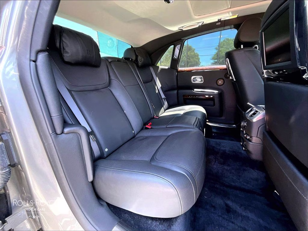 mph021_1084557200_sca664s5xgux53733_2016_rolls_royce_ghost_stone_grey_22_113230_360e6c9574
