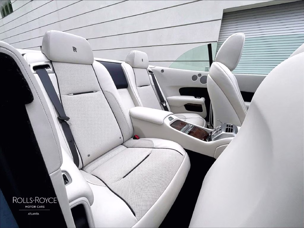 mph021_2549644528_sca666d50hu107143_2017_rolls_royce_dawn_bespoke_lazuli_blue_22_113969_5b418de6ca