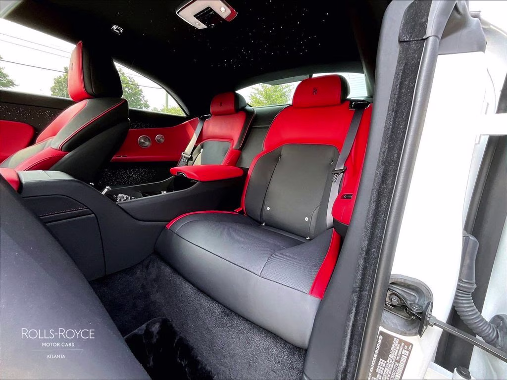 mph021_2667459887_scatk2c00su227738_2025_rolls_royce_spectre_arctic_white_22_112607_a2f500c117