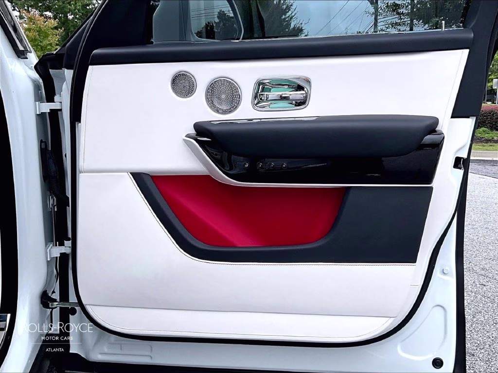 mph021_655963954_slatv4c0xru222205_2024_rolls_royce_cullinan_arctic_white_22_114232_99b8c9b8fb