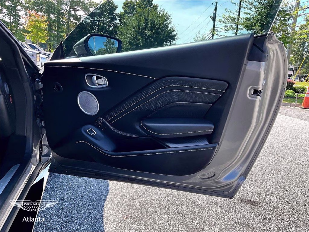 mph021_908841125_scfsmgaw4kgn00361_2019_aston_martin_vantage_tungsten_silver_22_114310_7c2b9418d8