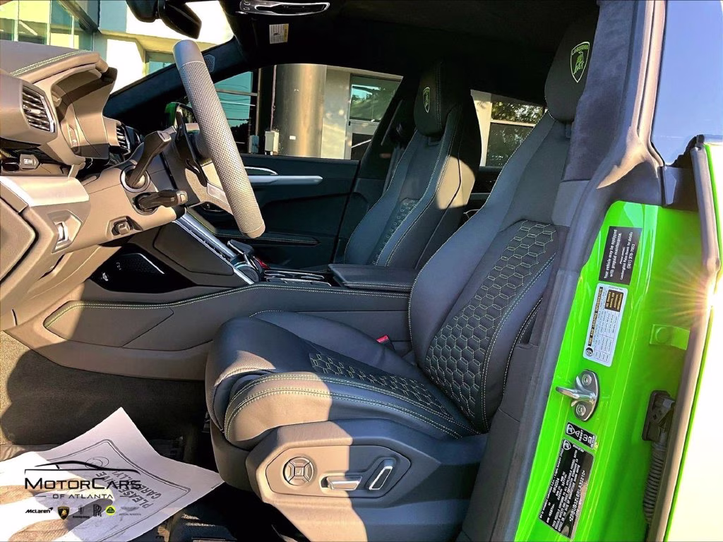 mph022_1166581613_zpbub3zl6rla32210_2024_lamborghini_urus_s_verde_mantis_metallic_23_114438_22468b1c66