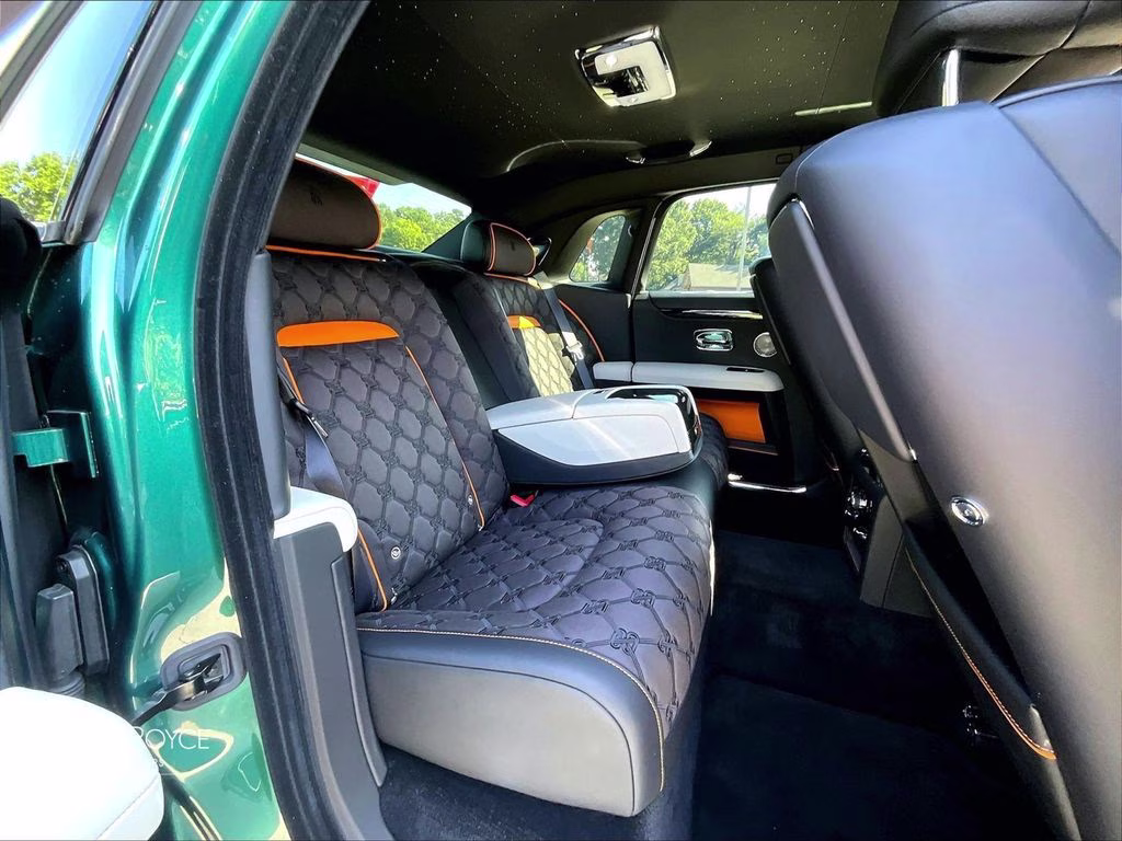 mph022_2084376875_sca13gz03su229363_2025_rolls_royce_ghost_imperial_jade_23_113395_248fea4220