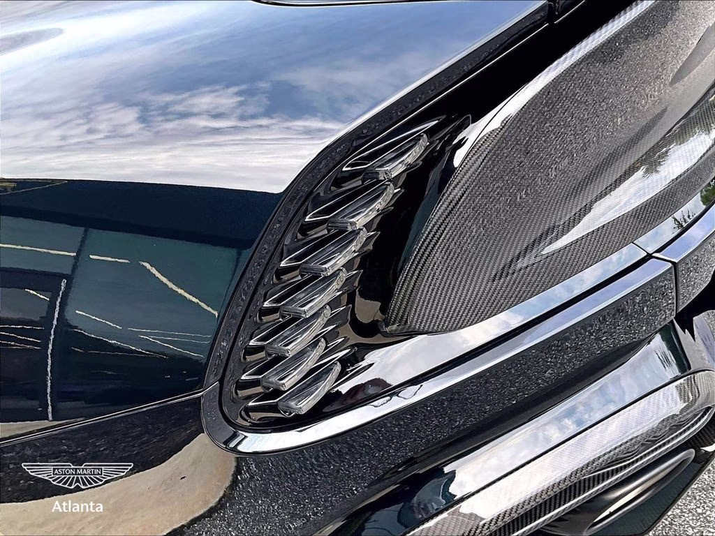 mph022_3459679921_scfumcev2sgj60145_2025_aston_martin_vanquish_v12_oberon_black_23_112726_aaa939aa75