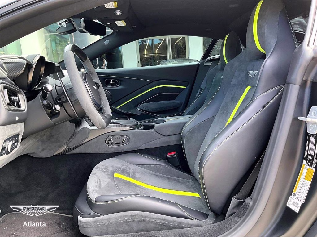 mph022_3901160114_scfsmgawxngn50203_2022_aston_martin_vantage_jet_black_23_114318_cc3b126663