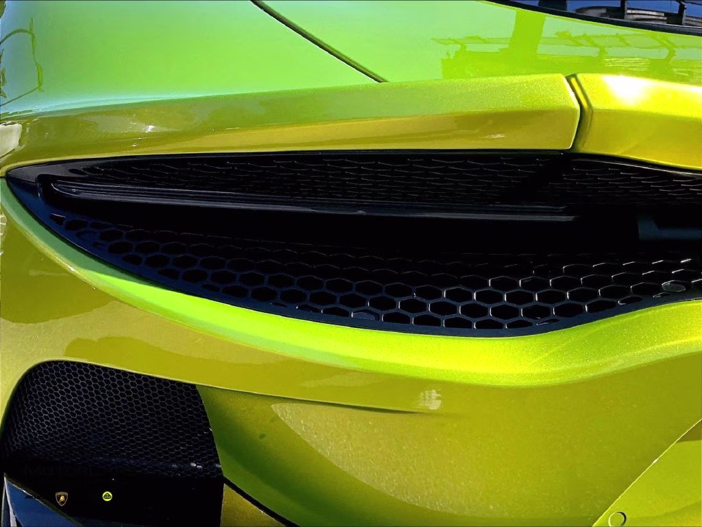 mph022_3923759036_sbm22gcaxsw003205_2025_mclaren_gts_green_23_114406_9dd86a2a6a