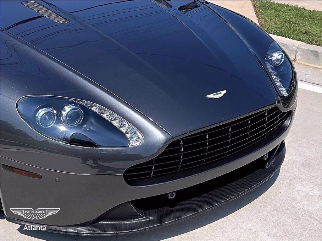 mph022_547770865_scfekbak2egc18696_2014_aston_martin_v8_vantage_meteorite_silver_23_113860_fcb04c52b3