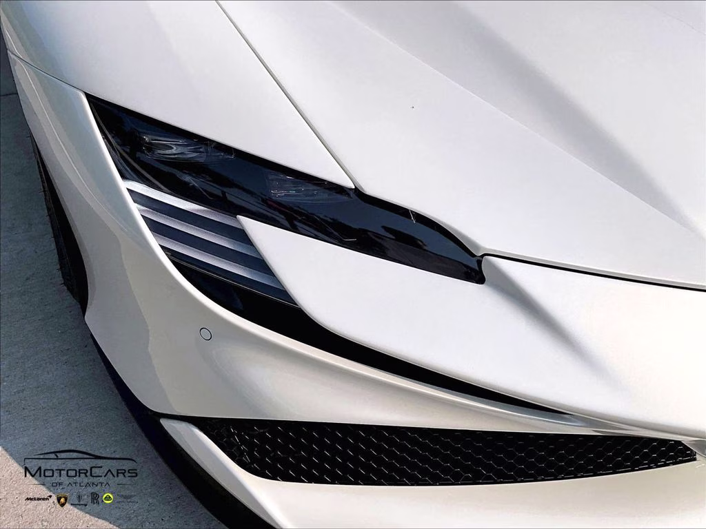 mph023_1156849812_zff95nlaxp0287336_2023_ferrari_sf90_stradale_special_4_layer_bianco_italia_24_112621_d9c9300216