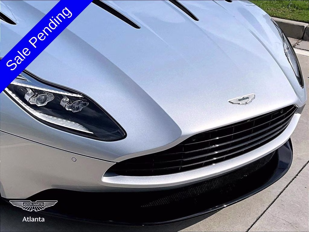 mph023_3166071287_scfrmfav6jgl03738_2018_aston_martin_db11_v12_lightning_silver_24_112886_5ae9987804