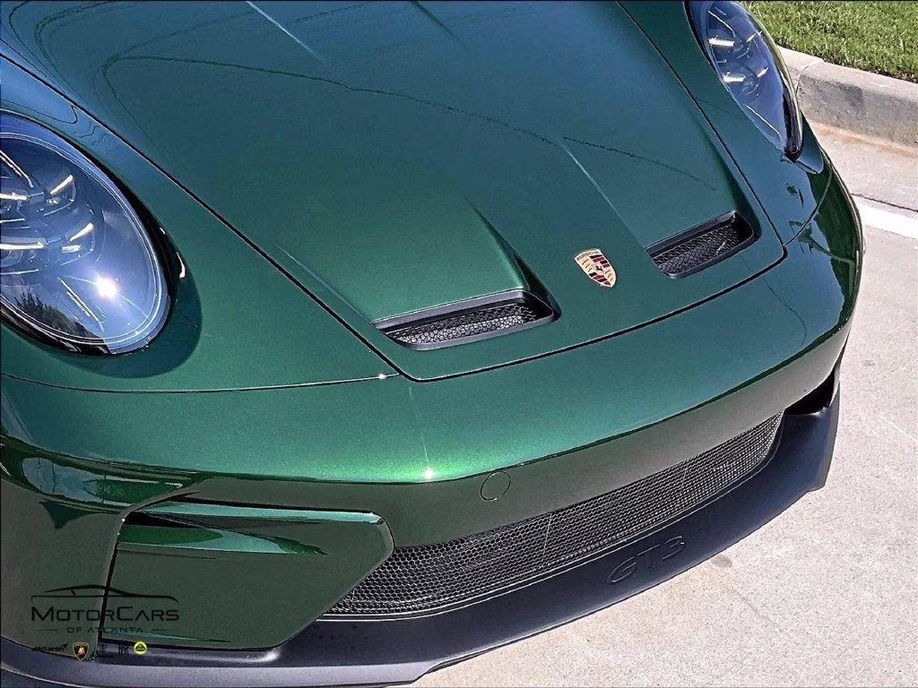 mph023_3541081611_wp0ac2a91ts287085_2026_porsche_911_gt3_touring_24_113848_e2e80c958e