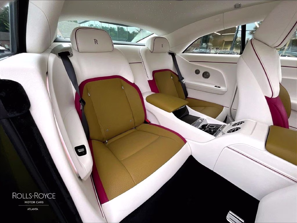 mph024_1861030341_scatk2c06ru226233_2024_rolls_royce_spectre_two_tone_chartreuse_black_diamond_25_114358_ff813474e1