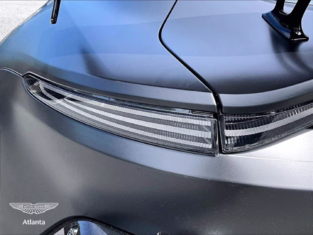 mph024_2176683977_scfsmgawxngn50203_2022_aston_martin_vantage_jet_black_25_114318_308eb44f50