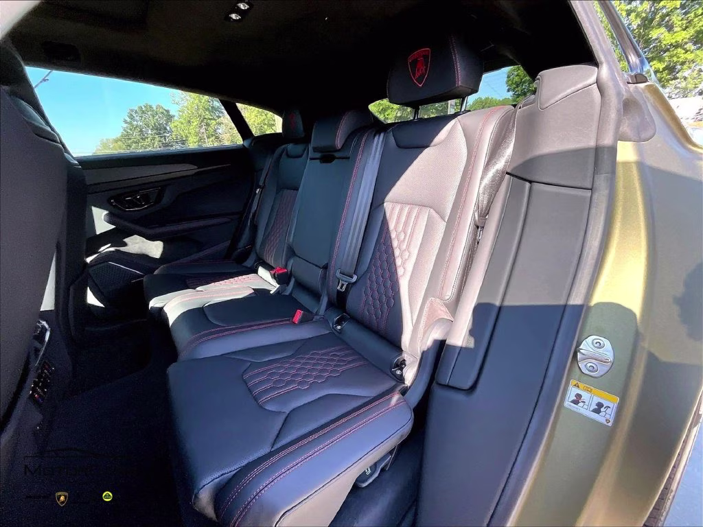mph024_3197801641_zpbud6zl1sla34576_2025_lamborghini_urus_se_25_113824_d50148b66b