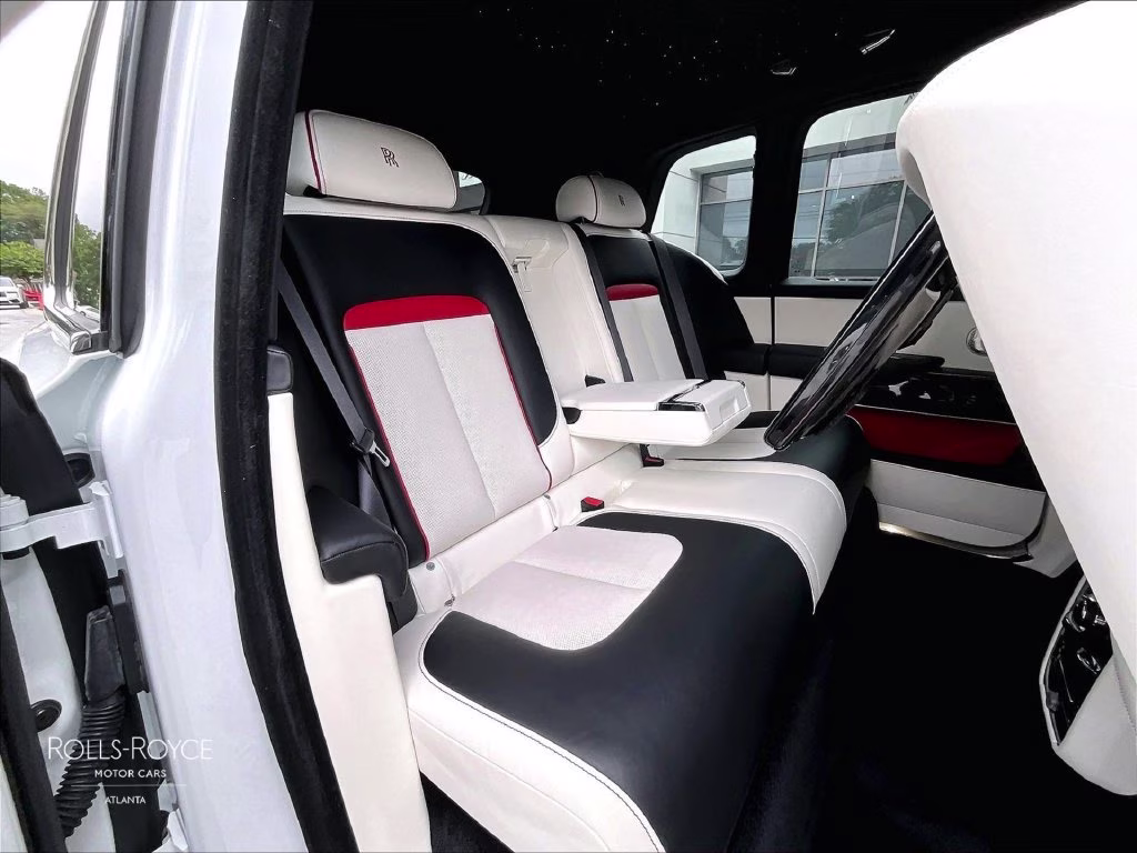 mph024_744132001_slatv4c0xru222205_2024_rolls_royce_cullinan_arctic_white_25_114232_9557b1a223
