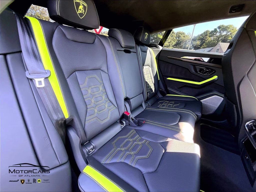 mph025_1169472345_zpbud6zl8sla39743_2025_lamborghini_urus_se_verde_scandal_26_113824_533eac1421