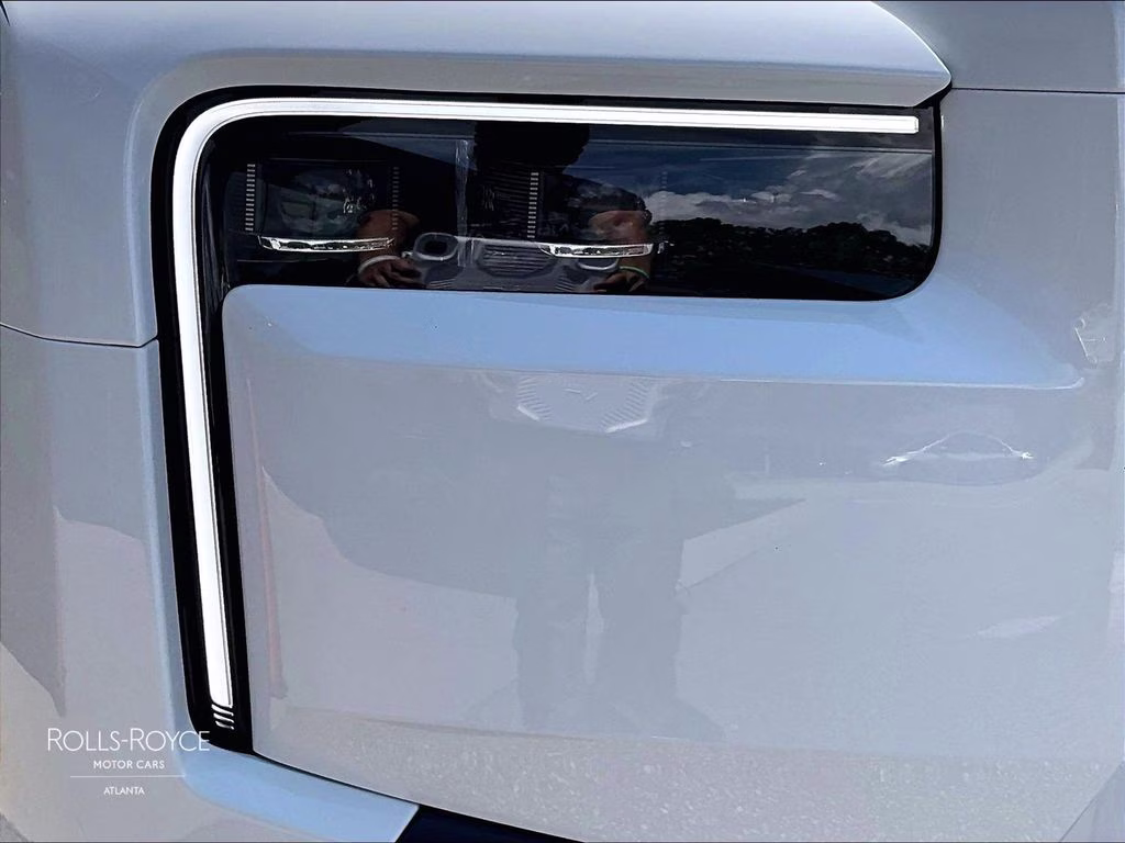 mph025_2468813613_sla13ha0xsu231936_2025_rolls_royce_cullinan_arctic_white_26_112966_f46fc04757