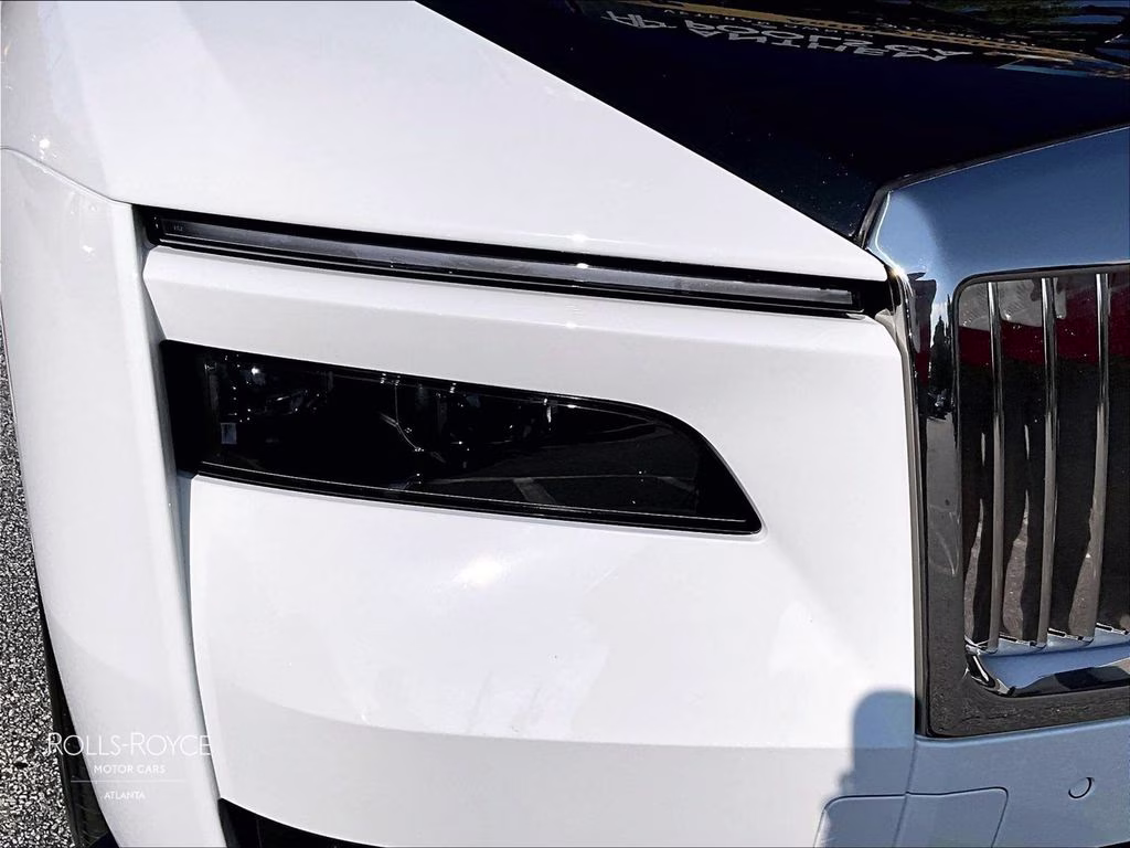 mph025_2688510780_scatk2c05ru218785_2024_rolls_royce_spectre_arctic_white_26_113769_0b5946e821