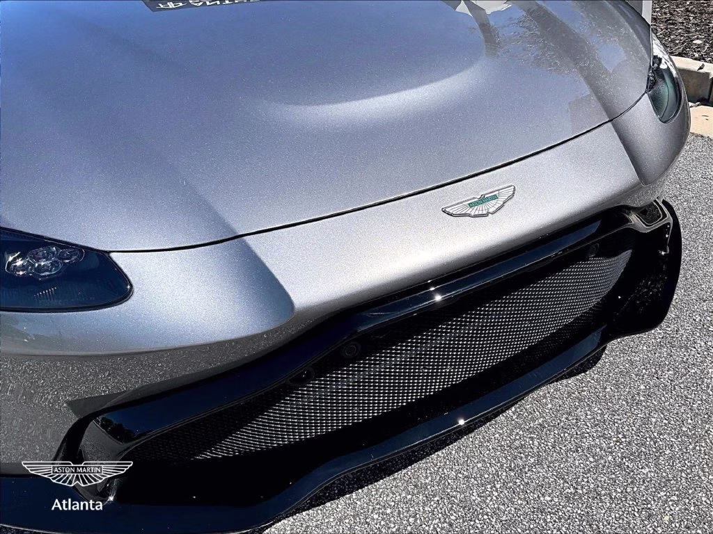 mph025_3056085075_scfsmgaw4kgn00361_2019_aston_martin_vantage_tungsten_silver_26_114310_4ad164d987