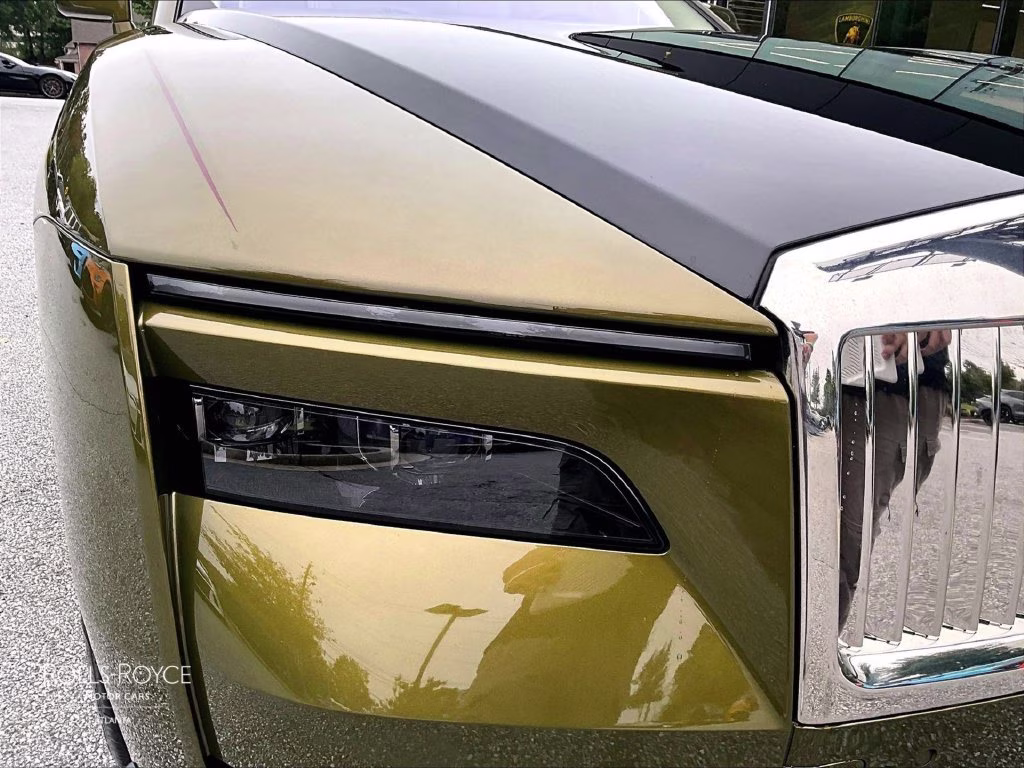 mph025_3747457396_scatk2c06ru226233_2024_rolls_royce_spectre_two_tone_chartreuse_black_diamond_26_114358_30ea4c1349