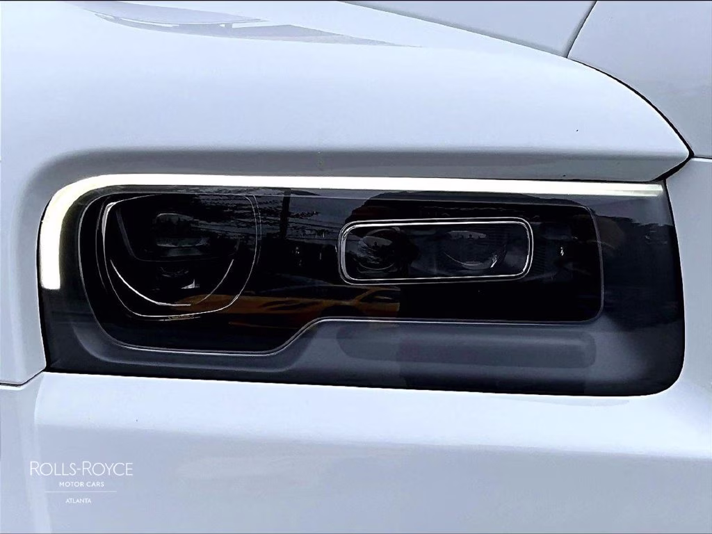 mph025_967565702_slatv4c0xru222205_2024_rolls_royce_cullinan_arctic_white_26_114232_8c86393909