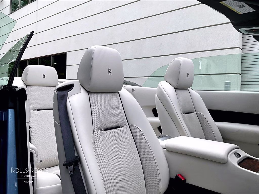 mph026_1226702409_sca666d50hu107143_2017_rolls_royce_dawn_bespoke_lazuli_blue_27_113969_c5ba44ae36