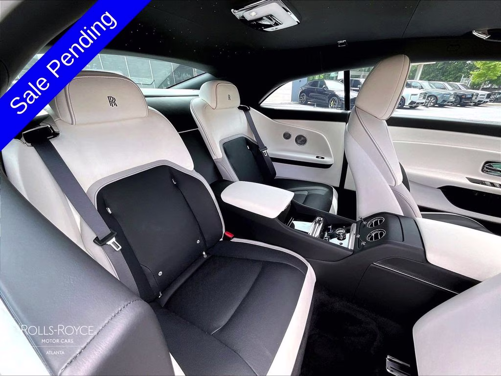 mph026_2623091035_scatk2c03ru226349_2024_rolls_royce_spectre_black_diamond_27_112913_138f4cb3cb