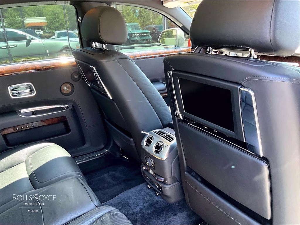 mph026_3470067800_sca664s5xgux53733_2016_rolls_royce_ghost_stone_grey_27_113230_25fd38820d
