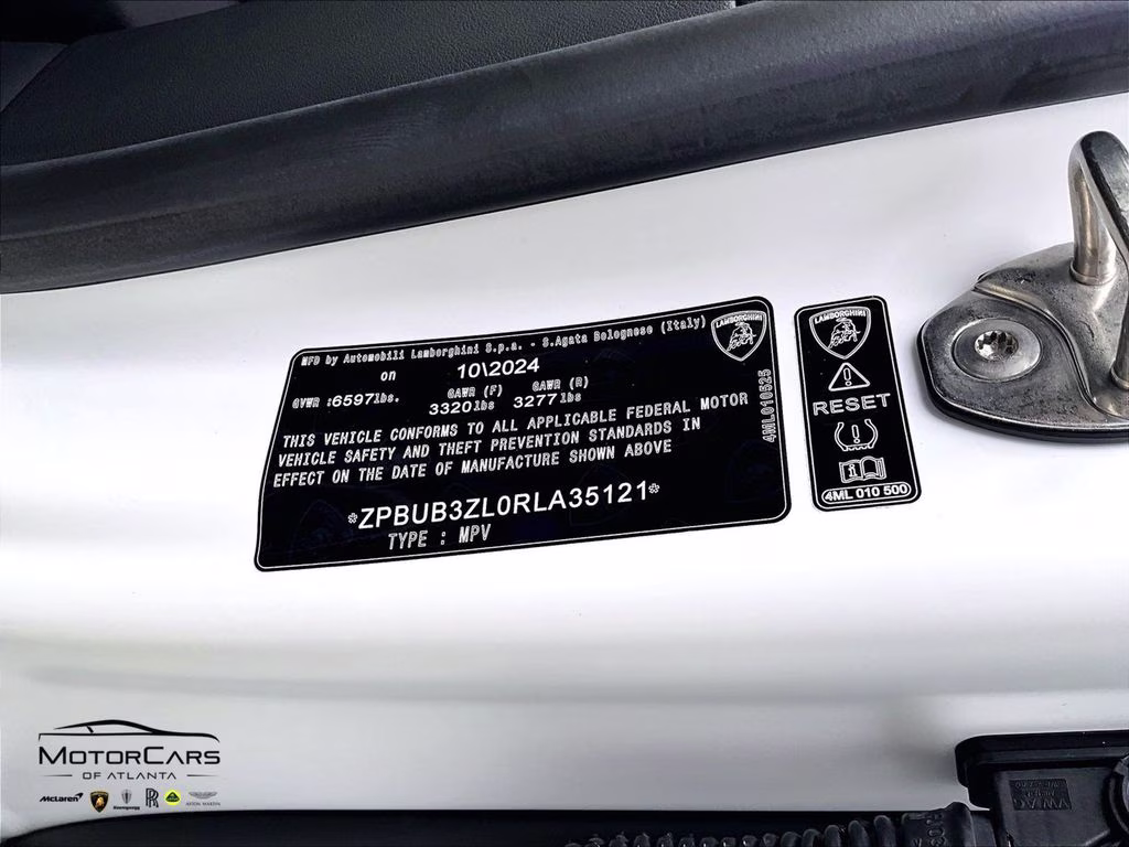 mph026_3852651401_zpbub3zl0rla35121_2024_lamborghini_urus_s_new_bianco_monocerus_matt_27_111552_3ea1f4d54c