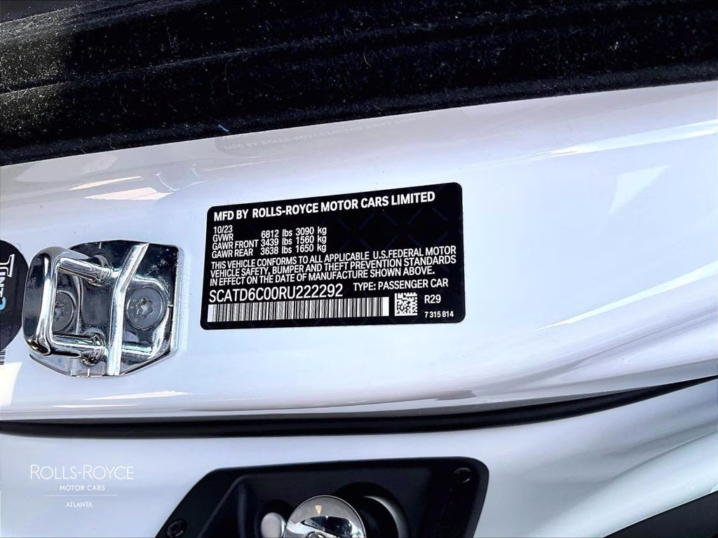 mph026_786059534_scatd6c00ru222292_2024_rolls_royce_black_badge_ghost_arctic_white_27_112760_5f871247ca