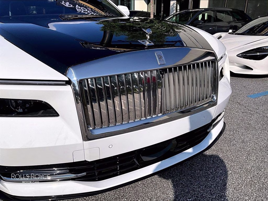 mph027_1318972106_scatk2c05ru218785_2024_rolls_royce_spectre_arctic_white_28_113769_c0c128d8d5