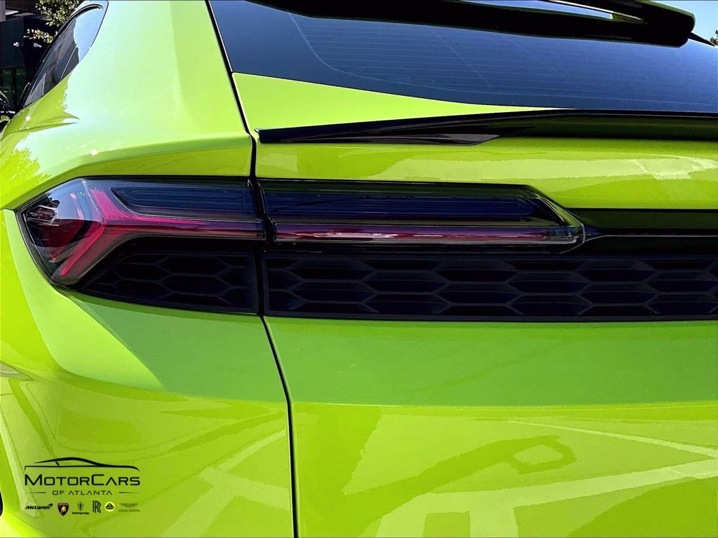 mph027_1862558302_zpbud6zl8sla39743_2025_lamborghini_urus_se_verde_scandal_28_113824_a74f4bbef0