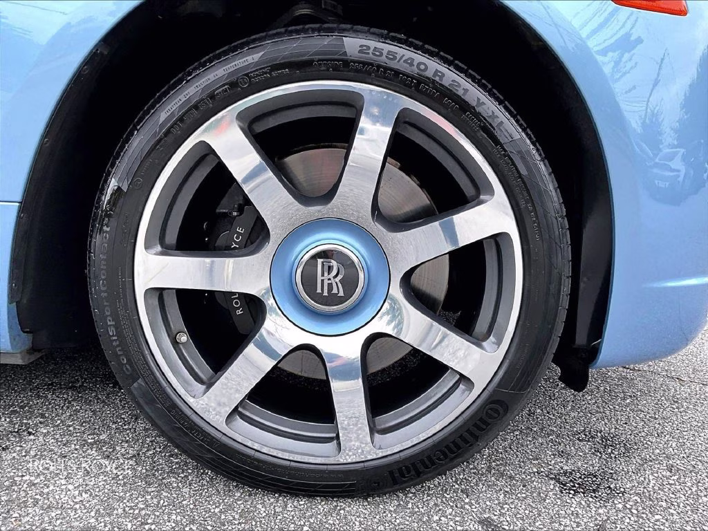 mph027_2148531145_sca666d50hu107143_2017_rolls_royce_dawn_bespoke_lazuli_blue_28_113969_072921331b