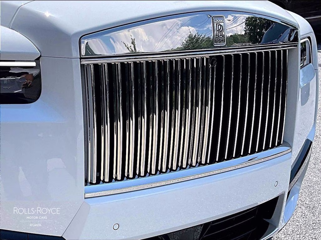 mph027_383864462_sla13ha0xsu231936_2025_rolls_royce_cullinan_arctic_white_28_112966_8348884839