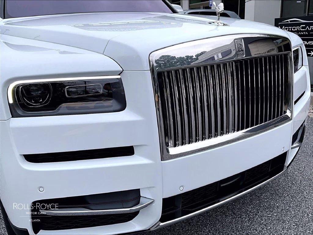 mph027_3931326679_slatv4c0xru222205_2024_rolls_royce_cullinan_arctic_white_28_114232_c3516a4030