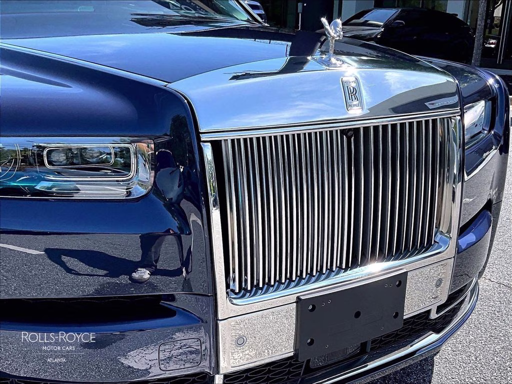 mph027_988227843_sca13he05tu233685_2026_rolls_royce_phantom_midnight_sapphire_28_113105_33c59c81ec