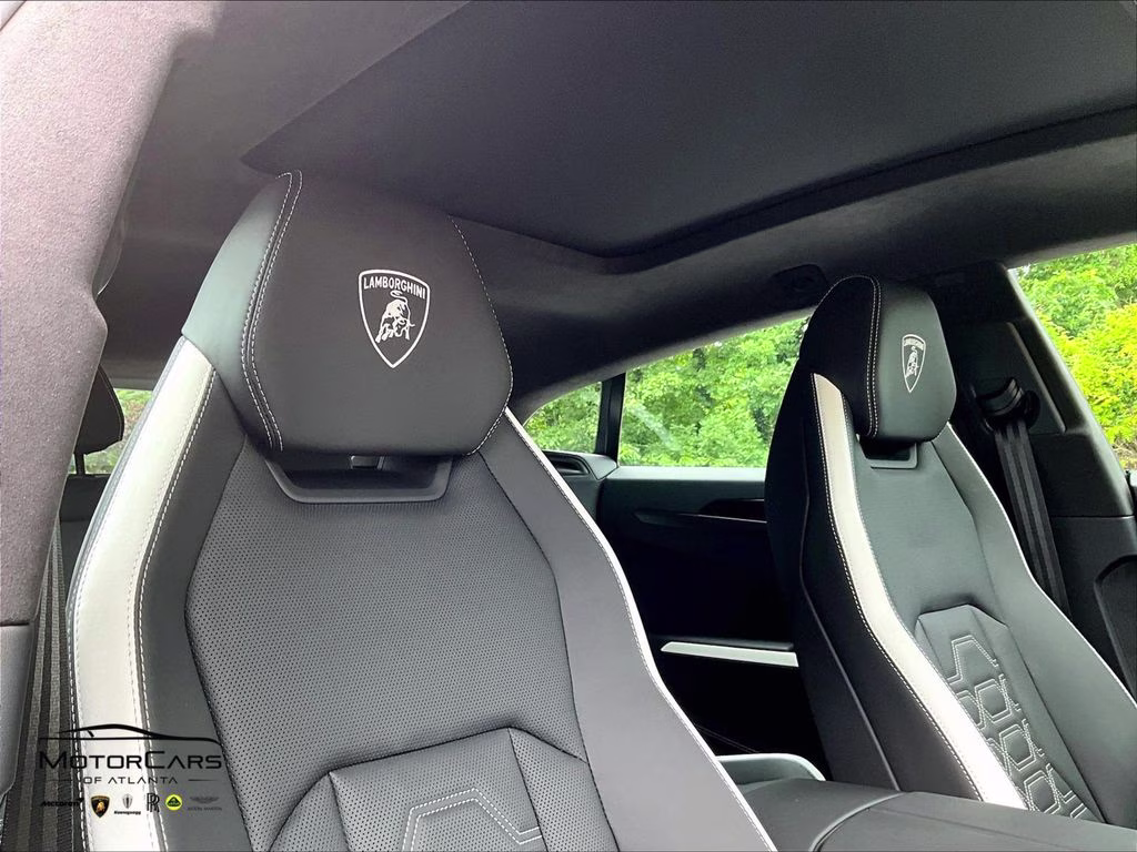 mph028_2537166622_zpbud6zl9tla44581_2026_lamborghini_urus_se_viola_pasifae_29_112174_aedffa7543